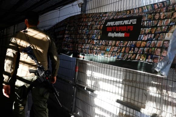 حماس تعلن وفاة أحد الرهائن الإسرائيليين متأثرا بإصابته في غارة جوية