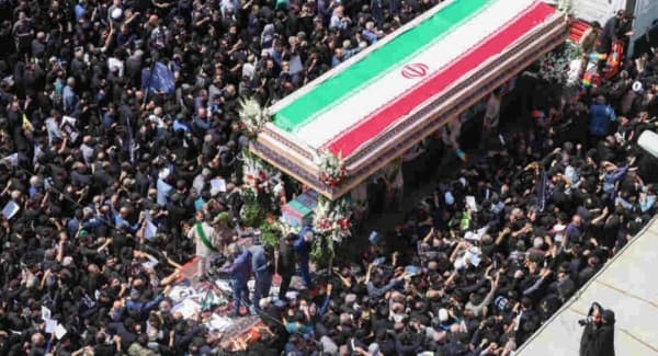 جثمان الرئيس الإيراني إبراهيم رئيسي يوارى اليوم الثرى بمشهد بعد مراسم تشييع استمرت يومين