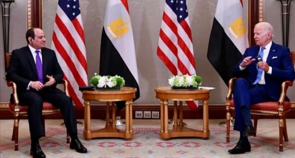 السيسي وبايدن يتفقان على إدخال المساعدات إلى غزة عبر منفذ "كرم أبو سالم" مؤقتاً