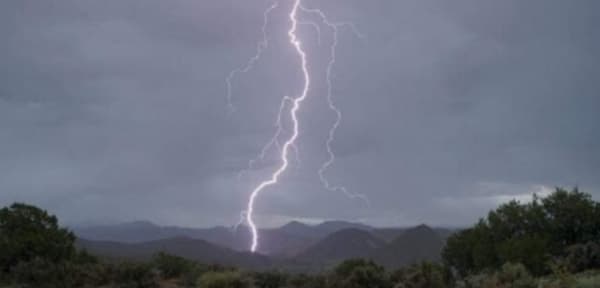 "الأرصاد" يتوقع أمطار رعدية شديدة في 9 محافظات واضطراب البحر على السواحل الشرقية والجنوبية