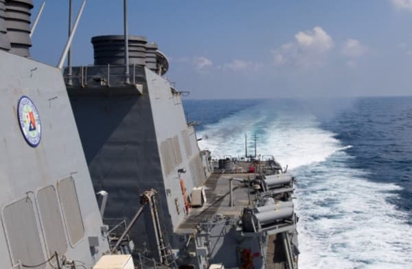 القوات الأمريكية تدمر مسيّرة للحوثيين فوق البحر الأحمر