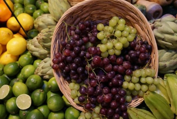 عادات صحية وأطعمة تريح القولون وتحد من أعراضه... ما هي؟