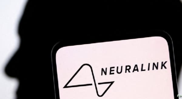 للمرة الثانية.. زرع شريحة نيورالينك بدماغ مريض