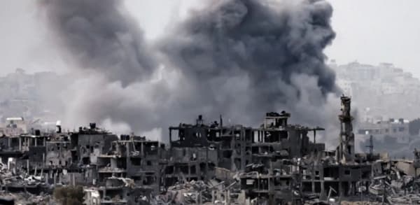 مقتل 15 شخصًا من عائلة واحدة بضربة إسرائيلية.. ووقف إطلاق النار "لا يزال بعيدًا"