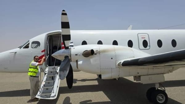 مطار عتق الدولي يستقبل أولى الرحلات الجوية بعد سنوات من التوقف