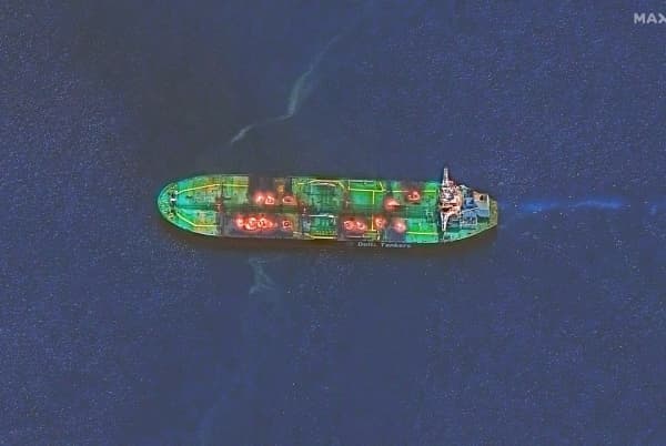 هل يستطيع العالم ايقاف تسرب النفط الضخم في منطقة حرب؟