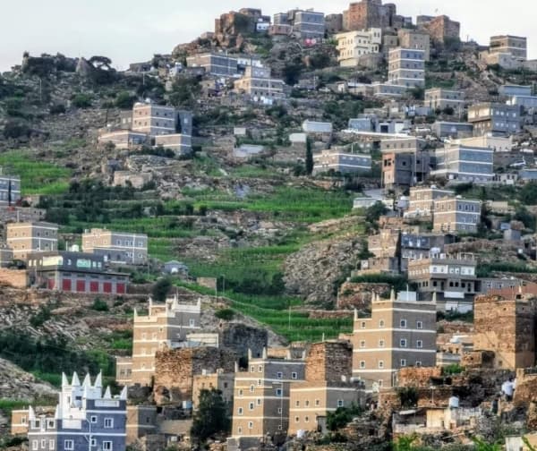 أب يقتل ابنته في لحج