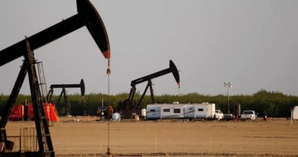 أسعار النفط تستقر بعد أكبر تراجع في أسبوعين مع ترقب إنتاج ليبيا