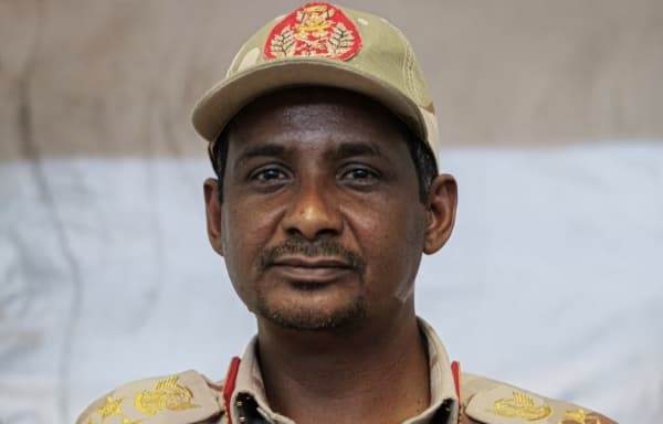 "حميدتي" يقول إن مصر قصفت قواته وأمدت الجيش السوداني بطائرات صينية.. والقاهرة تنفي