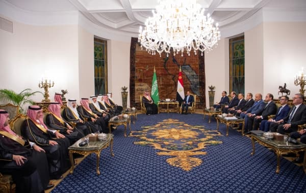 بيان سعودي مصري مشترك يؤكد دعمه للحل السياسي في اليمن