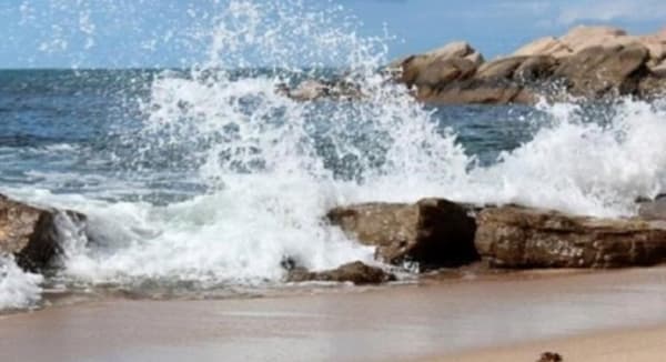 الأرصاد تتوقع هطول أمطار رعدية واضطراب البحر على السواحل الشرقية وخليج عدن