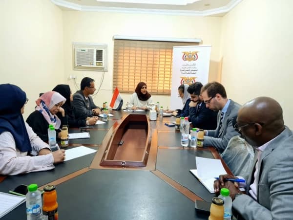 اللجنة الوطنية للمرأة تناقش مع "أونمها" معاناة النساء في الحديدة