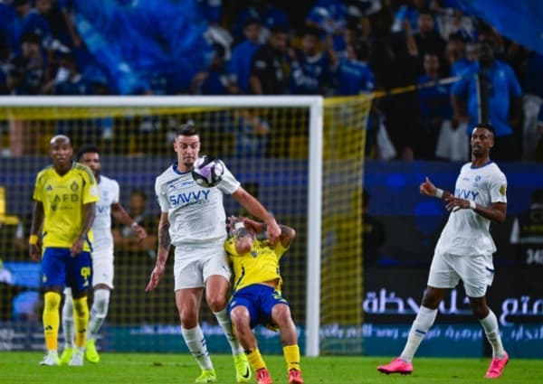 تعادل مثير يحكم ديربي النصر والهلال في ليلة الأهداف الملغية