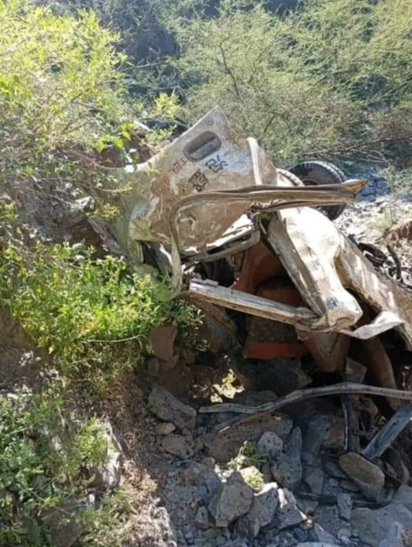 وفاة 6 أشخاص بحادث انقلاب على طريق صنعاء - حجة