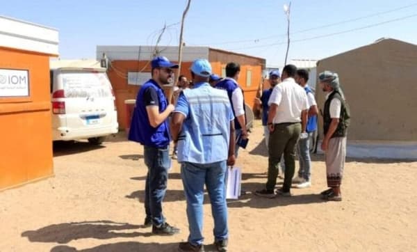 "الهجرة الدولية" توزع 1900 مأوى للأسر النازحة في مأرب