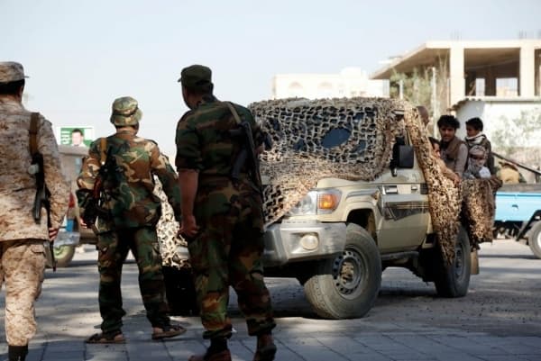 مصدر حكومي يؤكد اختطاف الحوثيين امرأة من مخيم للنازحين في الحديدة