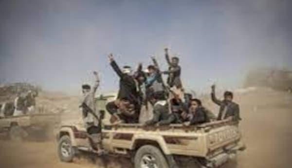 مقتل وإصابة 15 جنديا حوثيا بانفجار لغم بالحديدة