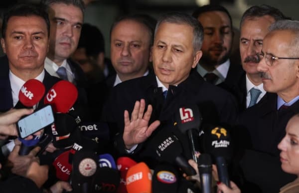 10 قتلى و32 جريحا بحريق اندلع في فندق بمنتجع للتزلج