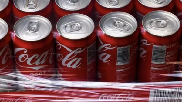 كوكا كولا تسحب منتجاتها من الأسواق الأوروبية بسبب مستويات الكلورات المرتفعة